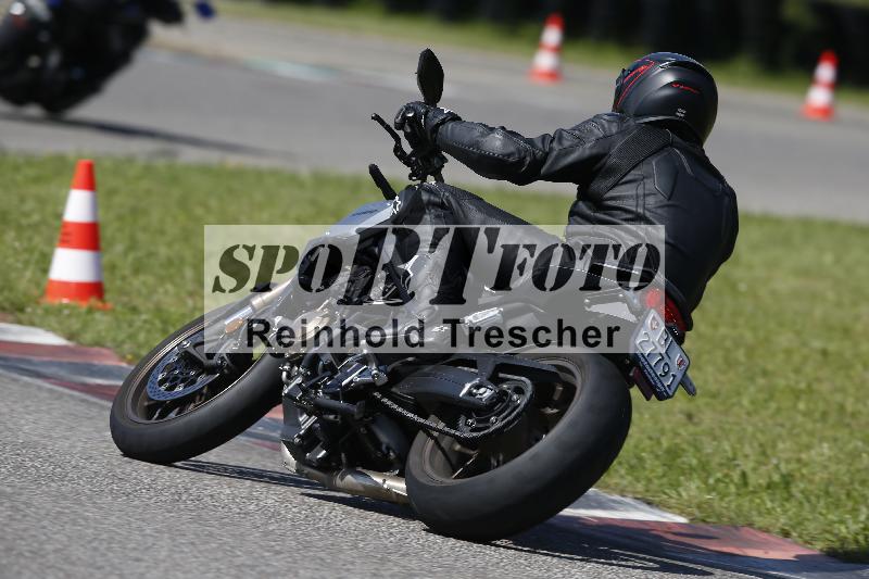 /Archiv-2024/29 12.06.2024 MOTO.CH Track Day ADR/Gruppe blau/60